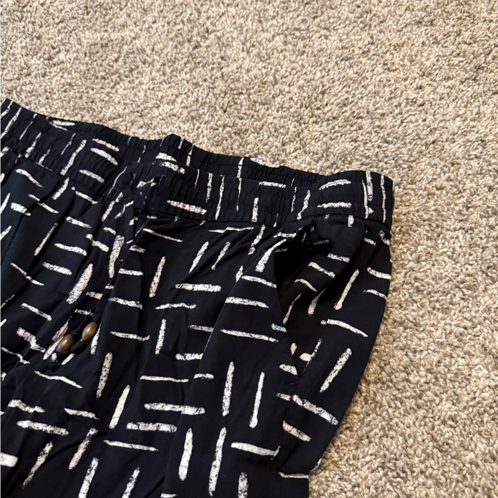 Old Navy Pants - Picture 3 of 4